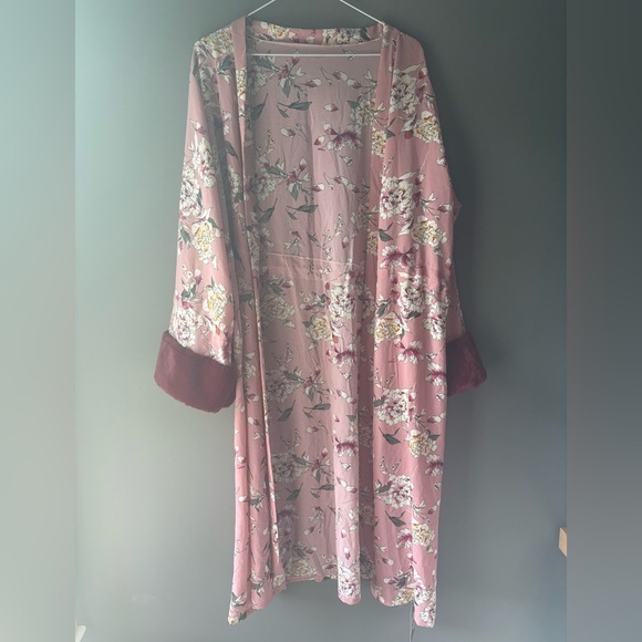 NWT Justin and Taylor Floral Pink Long Cardigan/Robe  with Burgundy Accents - Picture 3 of 8